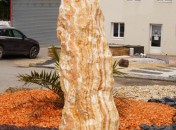 monolithe orange veiné